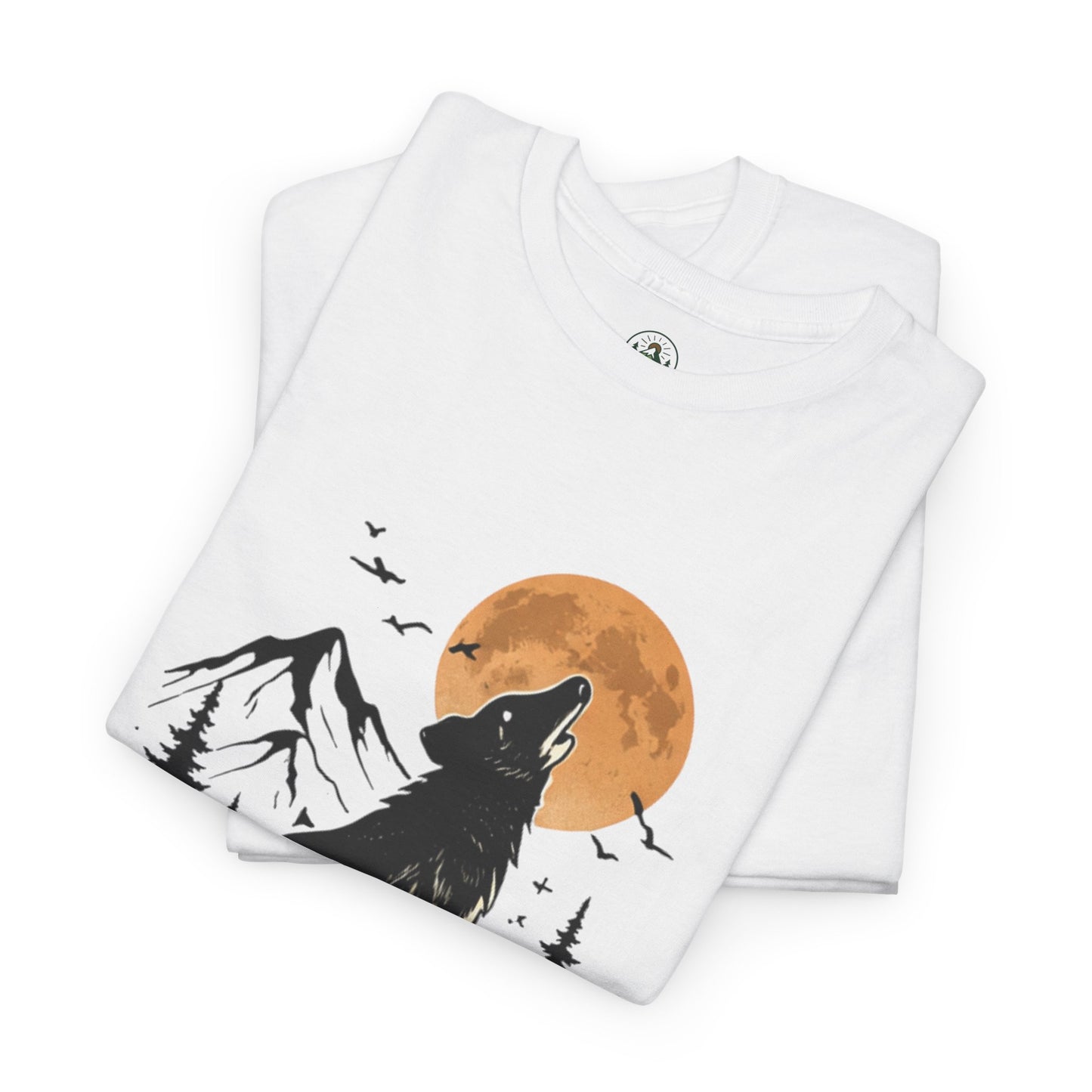 Howling Wolf Stay Wild Shirt – Aesthetic Nature Tee for Outdoor Lovers & Adventure Souls