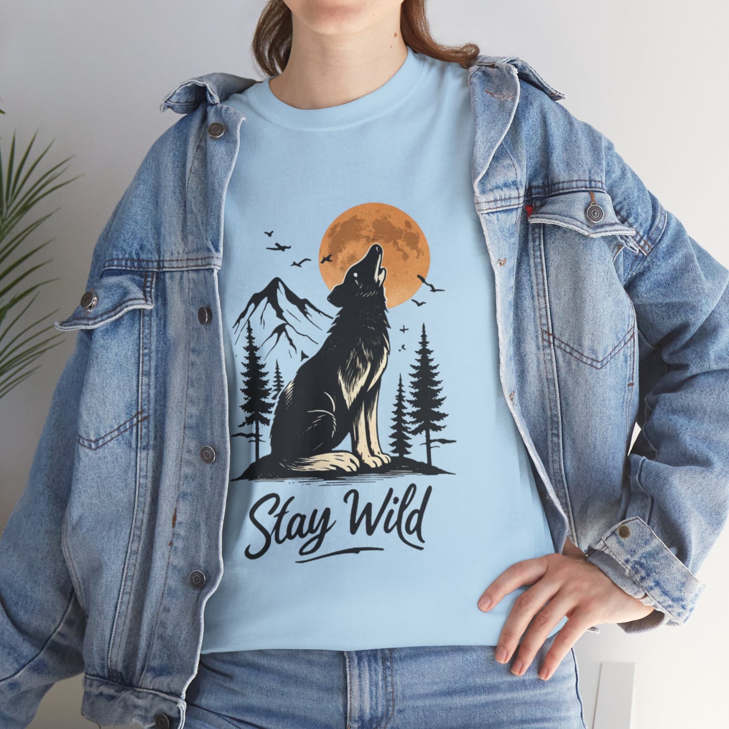 Howling Wolf Stay Wild Shirt – Aesthetic Nature Tee for Outdoor Lovers & Adventure Souls