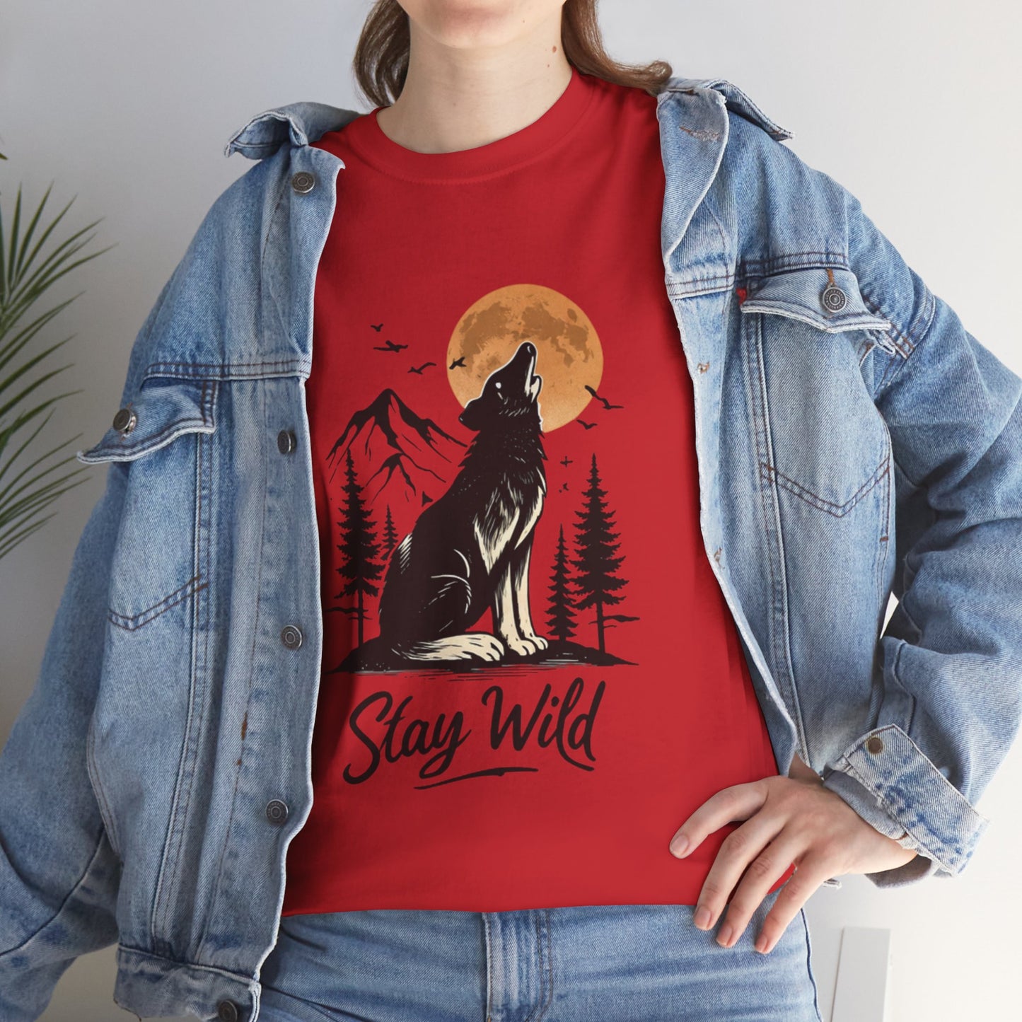 Howling Wolf Stay Wild Shirt – Aesthetic Nature Tee for Outdoor Lovers & Adventure Souls